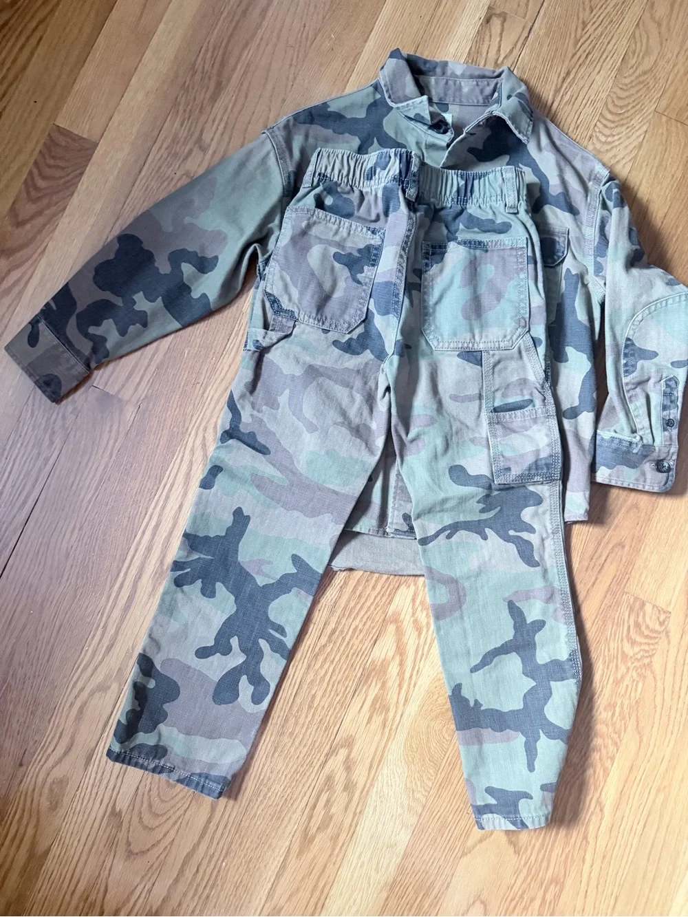 GAP Kids Green Camouflage Cargo Set